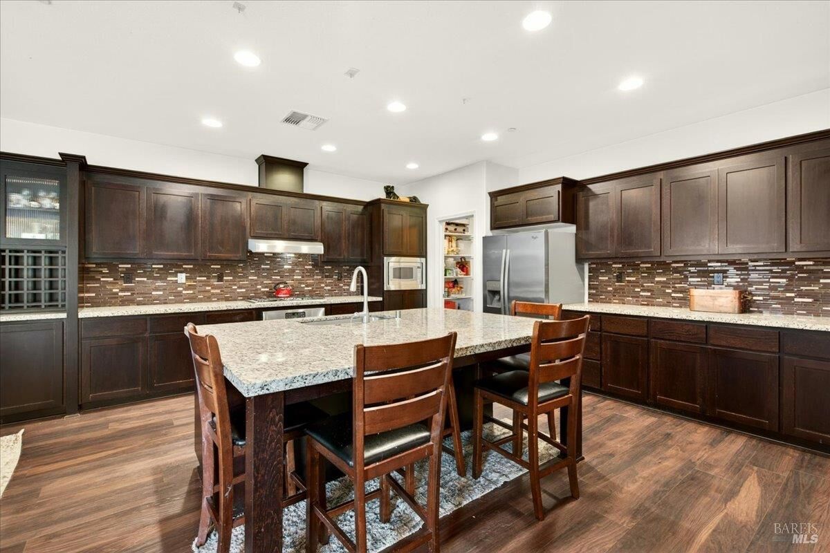 Property Photo:  578 Burgundy Street  CA 95687 