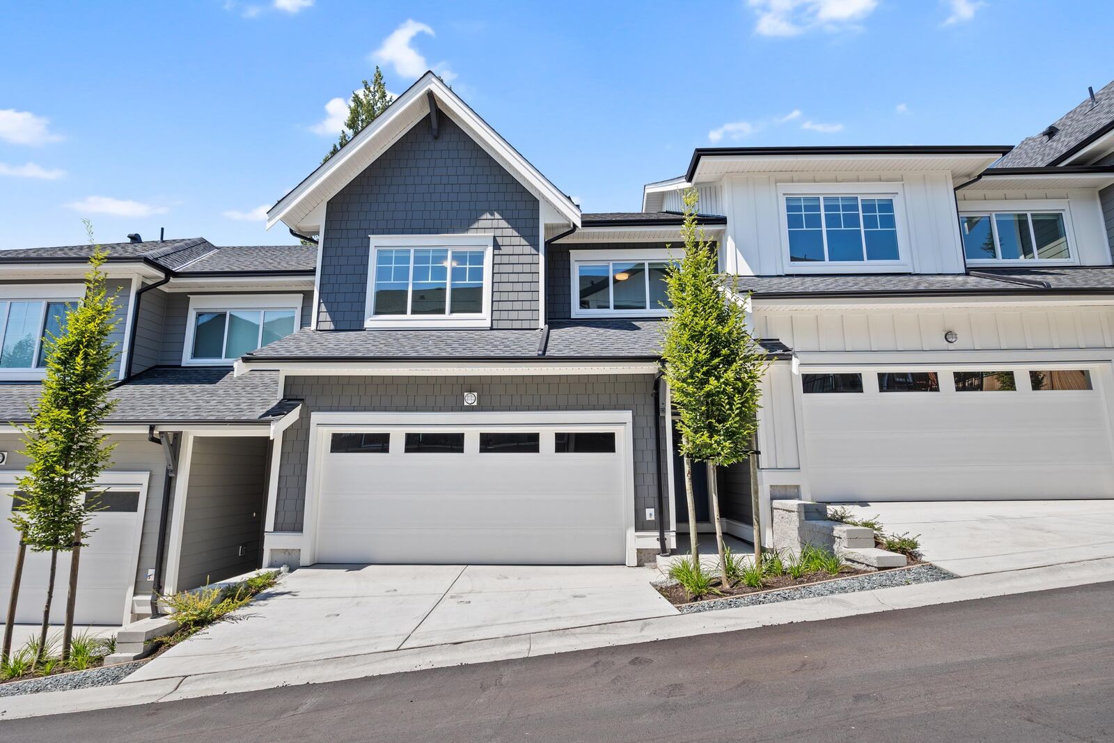 Property Photo:  3421 Queenston Avenue 103  BC V3E 0V9 