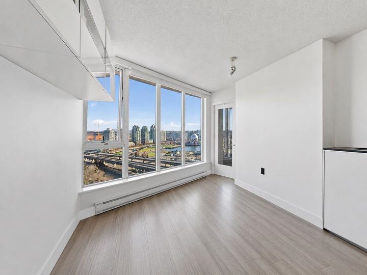 688 Abbott Street 2309 — photo 1