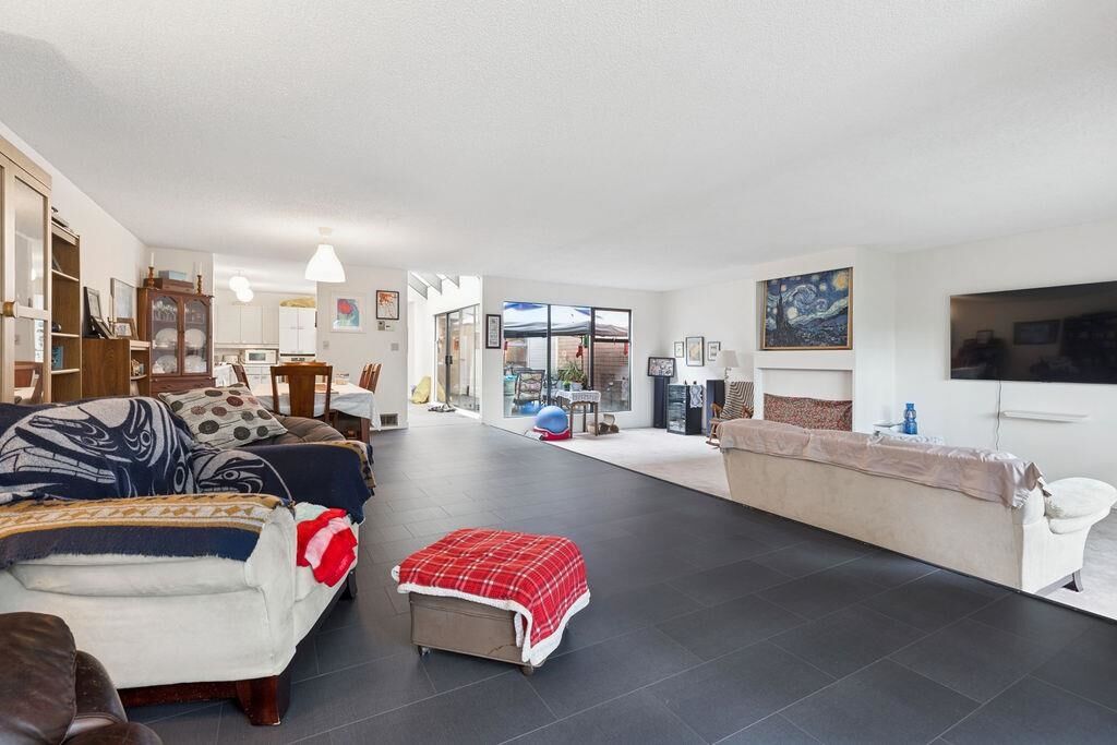 Property Photo: 6626 Turnberry Crescent BC V5X 4M8