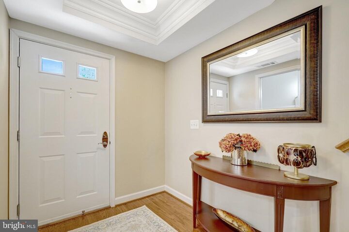 Property Photo:  4123 S Four Mile Run Drive B  VA 22204 