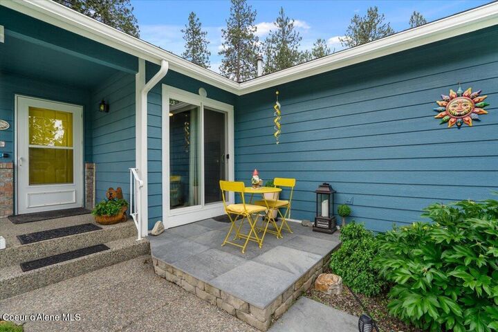 Property Photo:  207 S Harbor Park Ct  ID 83854 