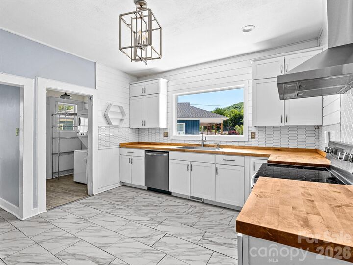 Property Photo:  125 Edwards Avenue  NC 28778 