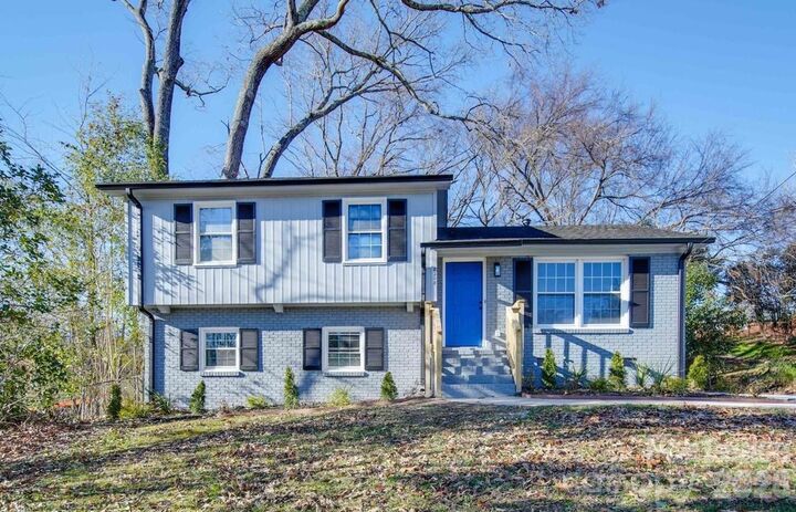 Property Photo:  8208 Doverdale Lane  NC 28217 