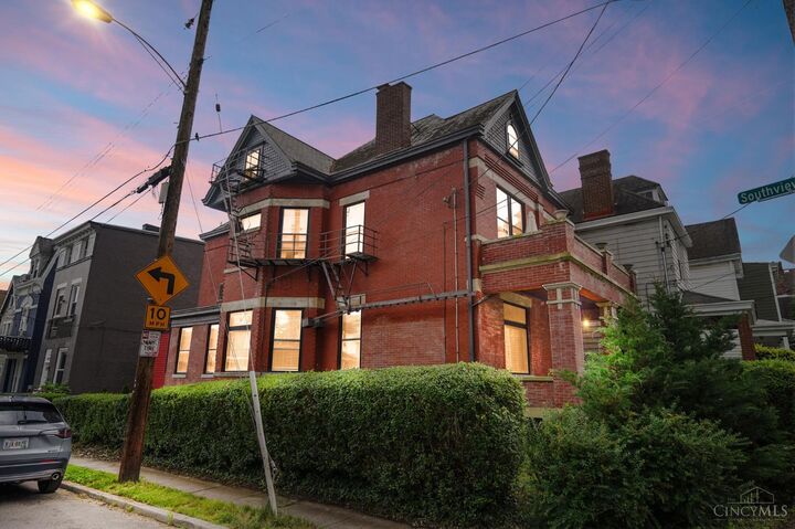 Property Photo:  2412 Fairview Avenue  OH 45219 