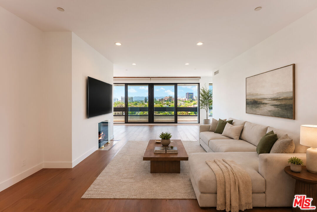 Property Photo:  10551 Wilshire Blvd  CA 90024 