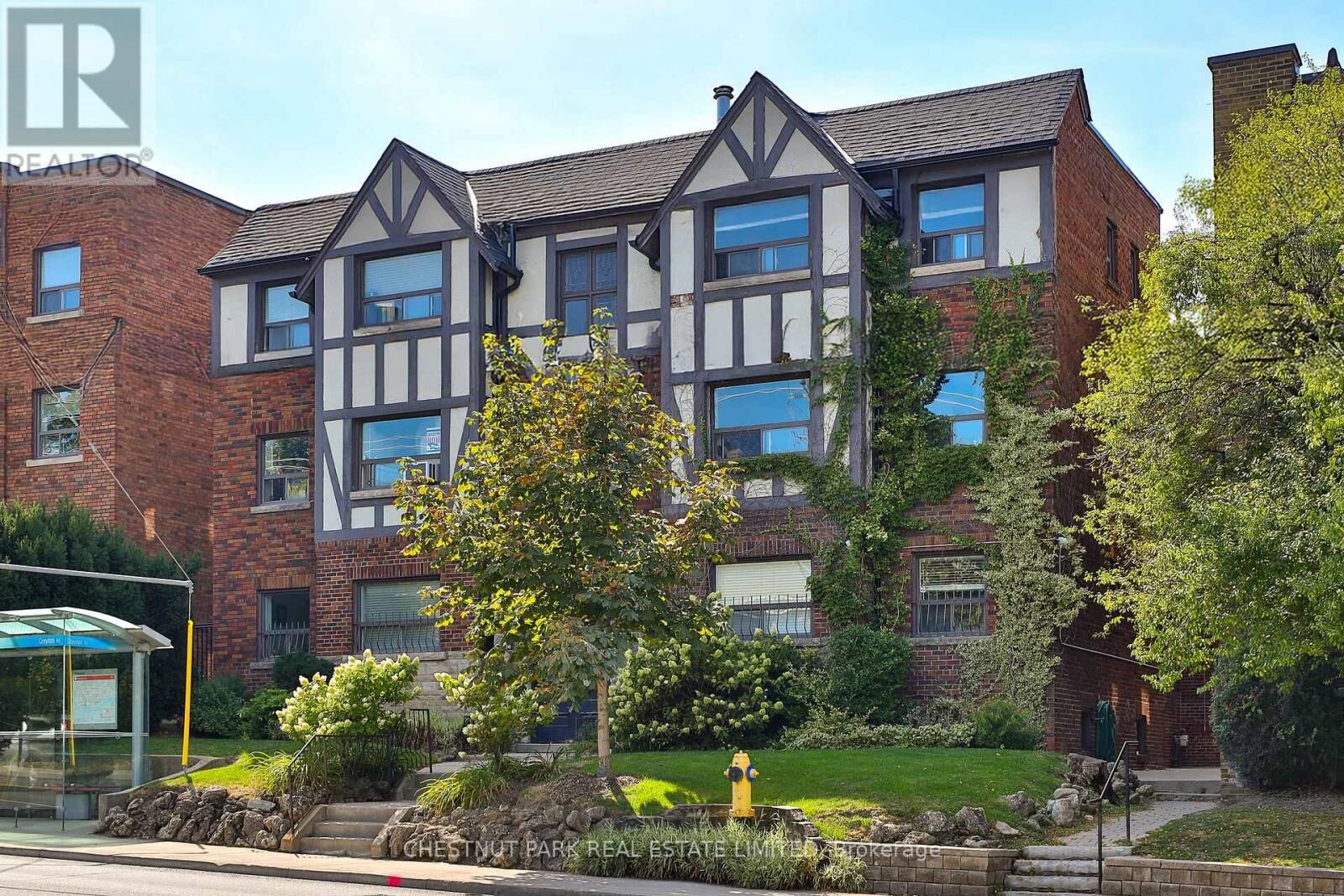 Property Photo: 1648 Bathurst Street 5 ON M5P 3J7