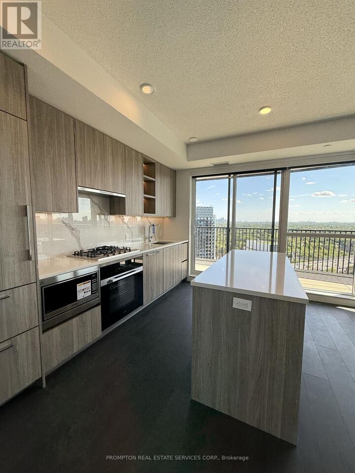 Property Photo: 18 Esther Shiner Boulevard 3202 ON M2K 0J7
