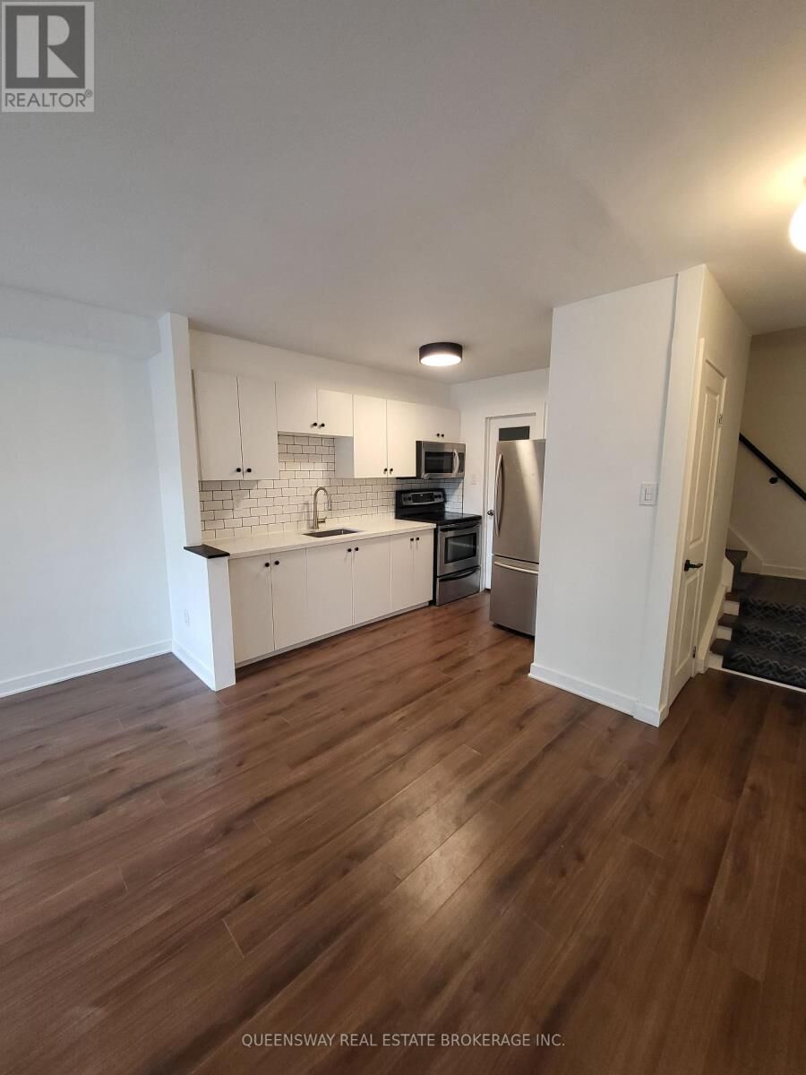 Property Photo:  965 Eglinton Avenue West 2  ON M6C 2C4 