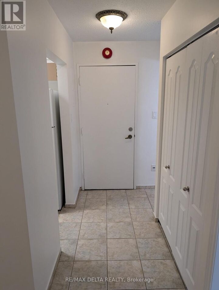 Property Photo:  2044 Arrowsmith Drive 202A  ON K1J 7V8 