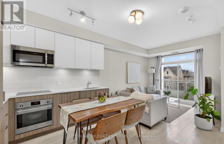 Property Photo:  223 St Clair Avenue West 212  ON M4V 1R3 