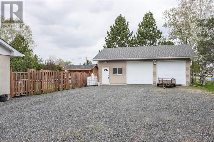 Property Photo:  1688 Harry Street  ON P3N 1J3 