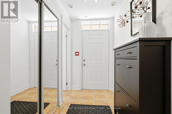 Property Photo:  2268 Gerrard Street East  ON M4E 2E1 