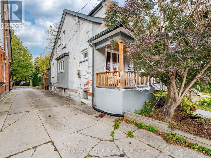 Property Photo:  458 Dundurn Street South  ON L8P 4L9 