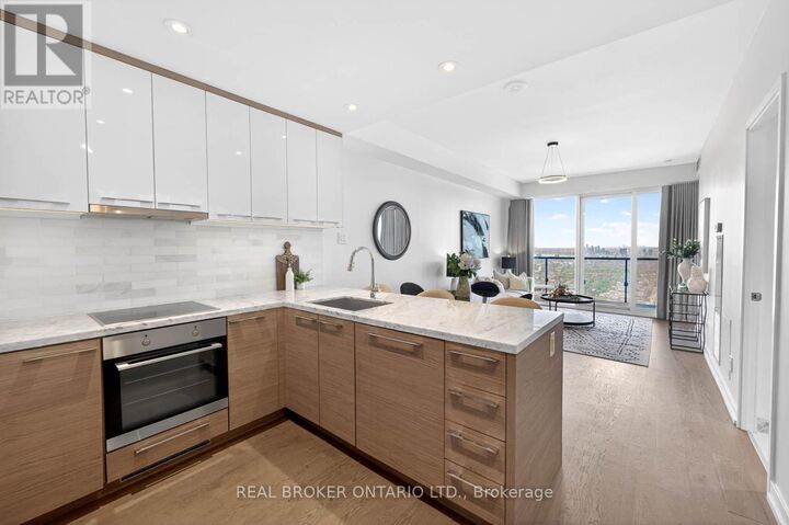 Property Photo: 488 University Avenue 3912 ON M5G 0C1