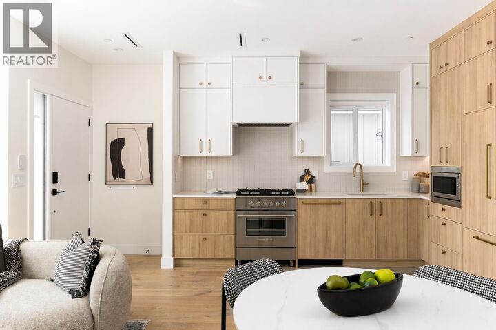 Property Photo:  3141 East 19 Avenue 2  BC V5M 2T2 
