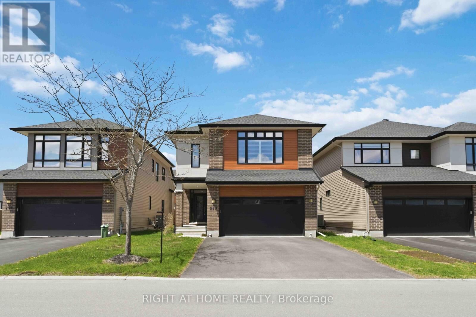 Property Photo: 289 Mount Nebo Way ON K1X 0E1