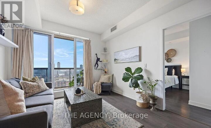 Property Photo:  55 Regent Park Boulevard 2004  ON M5A 3H6 