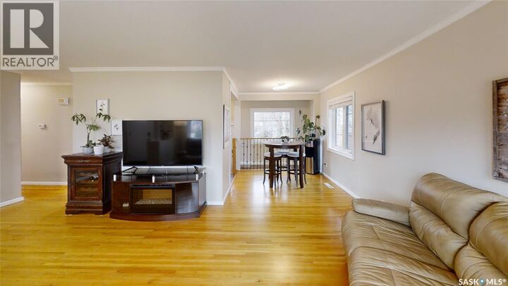 Property Photo:  1705 Wiggins Avenue S  SK S7H 2K1 