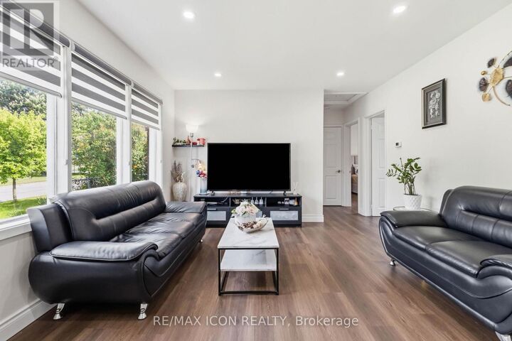Property Photo:  145 Gladstone Avenue  ON N5Z 3R7 