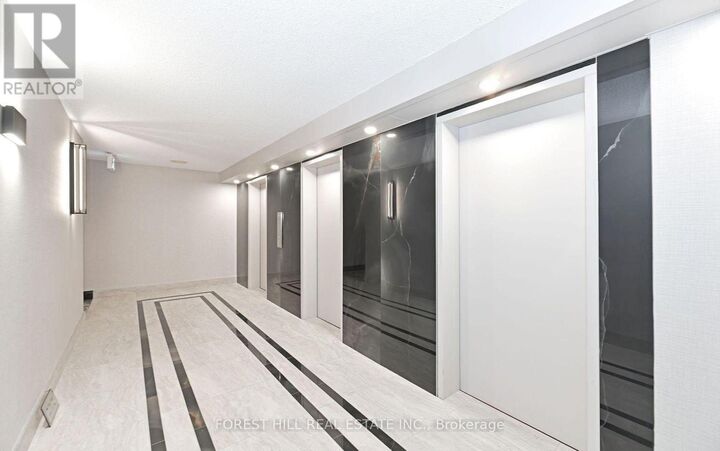 Property Photo: 3000 Bathurst Street 1205 ON M6B 3B4