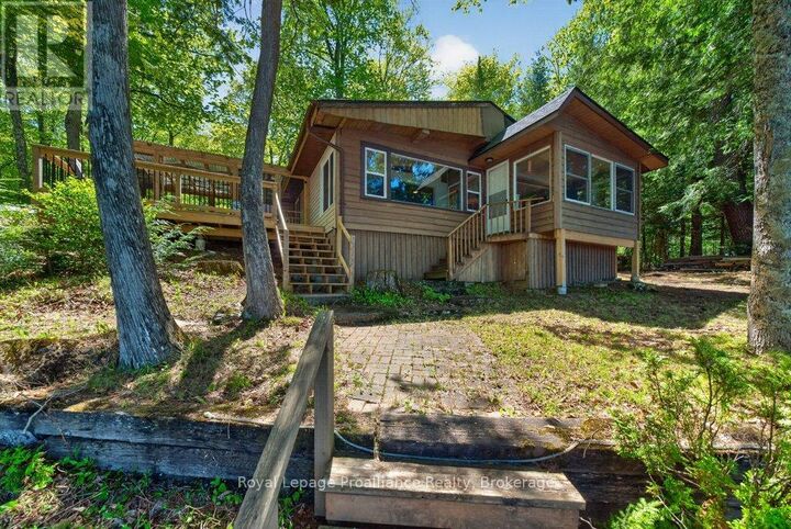 Property Photo: 1051C Hereford Highlands Lane ON K0H 1C0