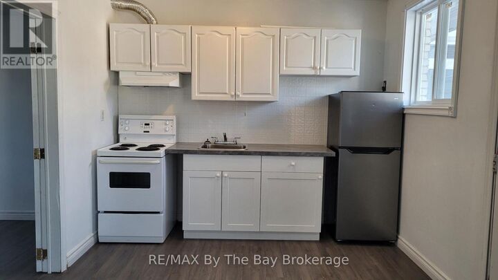 Property Photo:  280 River Road East B12  ON L9Z 2L7 