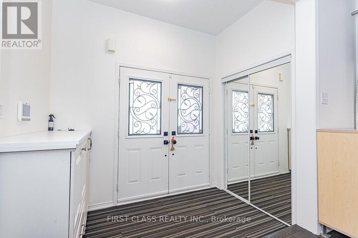 Property Photo:  137 Jonas Millway  ON L4A 0M9 