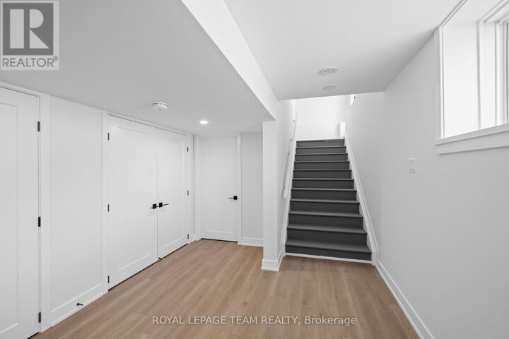 Property Photo:  1098 Moore Street 1  ON K6V 0H2 