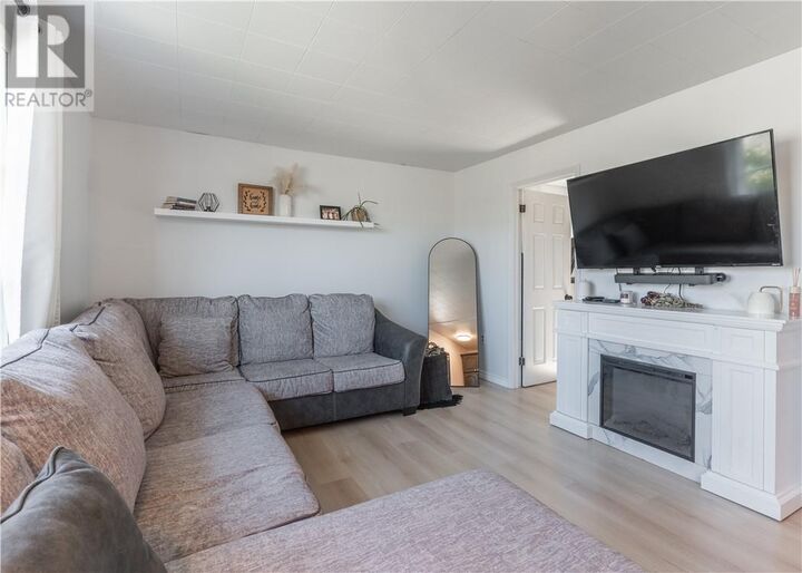 Property Photo:  3166 Falconbridge Highway  ON P3L 1J2 