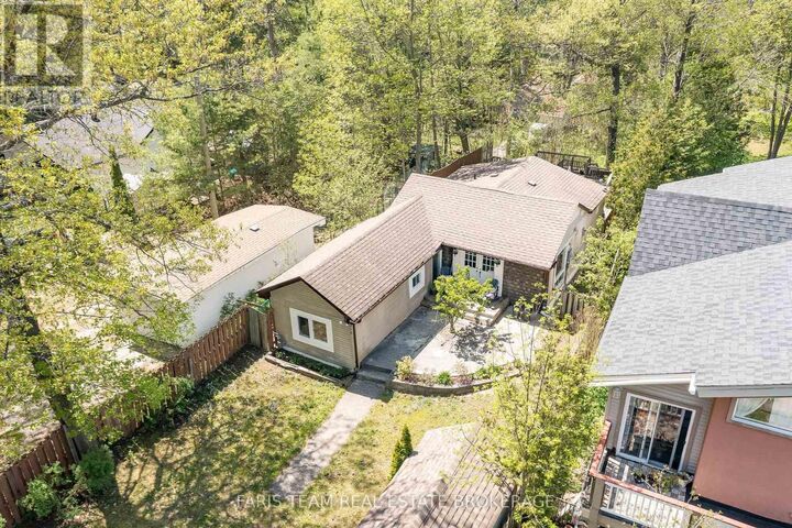 Property Photo:  216 Oxbow Park Drive  ON L9Z 2V7 
