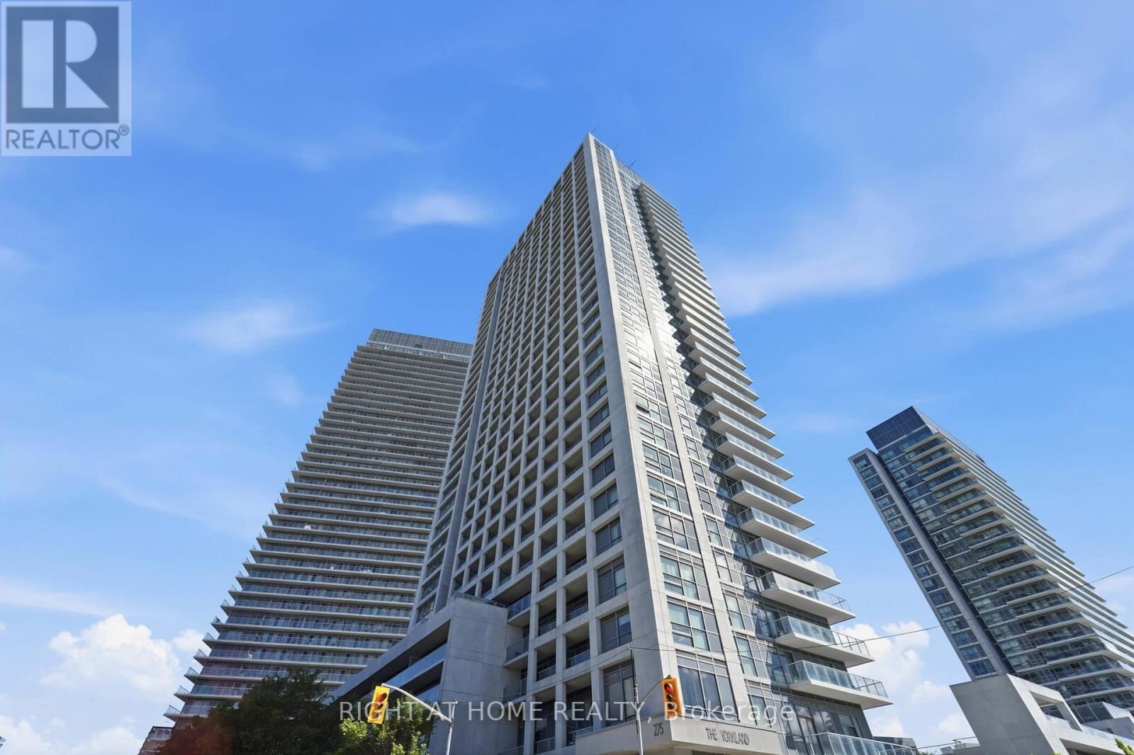 Property Photo: 275 Yorkland Road 1402 ON M2J 0B4