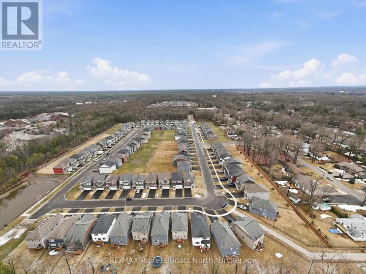 Property Photo:  385 Beechwood Forest Lane  ON P1P 0H8 