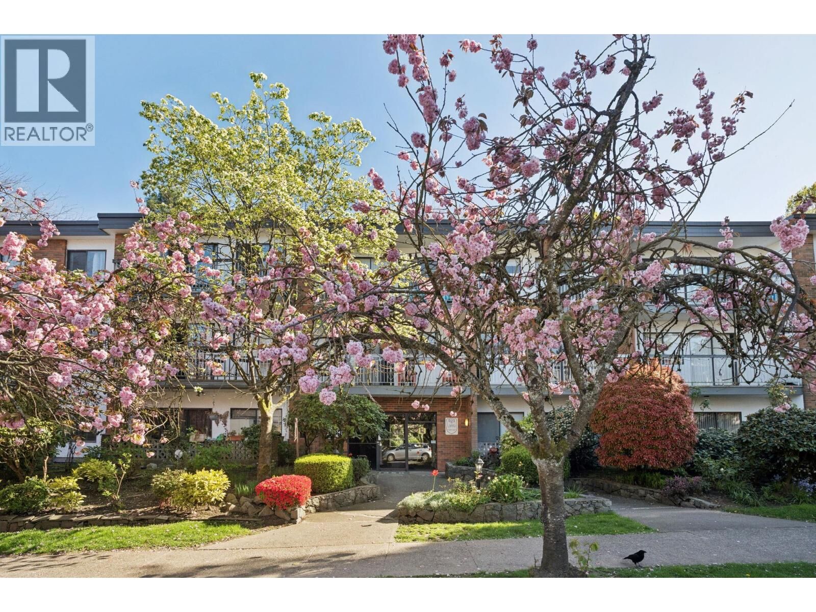 Property Photo:  1950 West 8th Avenue 213  BC V6J 1W3 