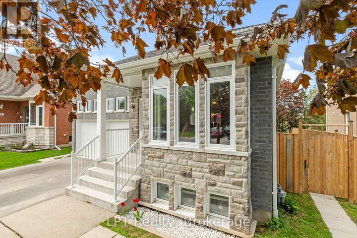 Property Photo:  111 Bayview Avenue  ON L4P 3Z3 