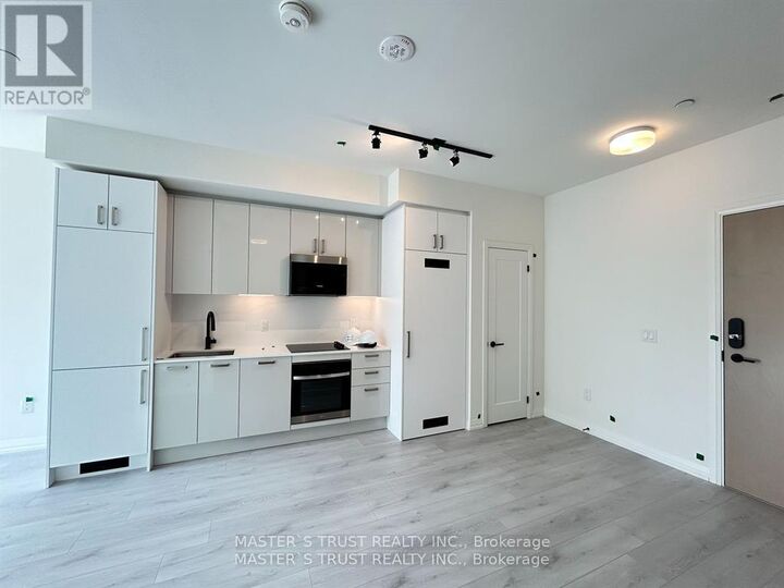 Property Photo:  280 Dundas Street West 906  ON M5T 0E3 