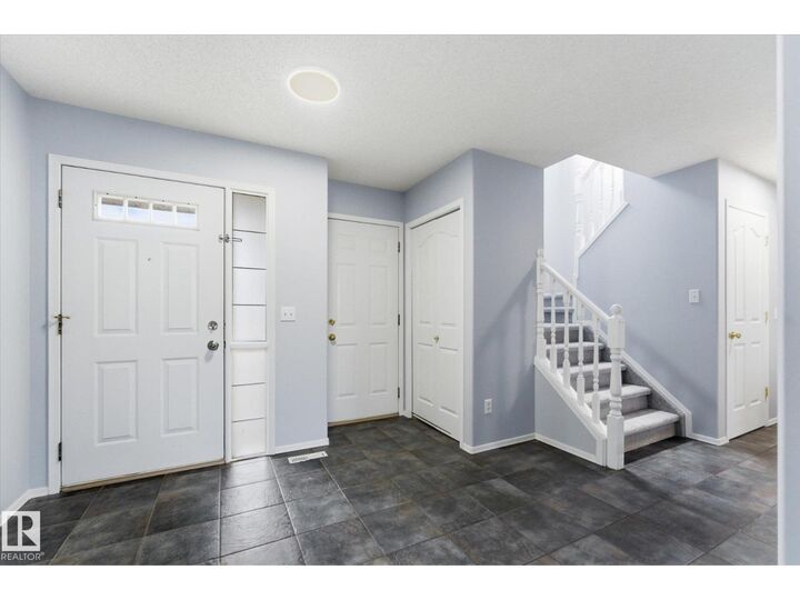 Property Photo: 7 Westerra Cl AB T7Z 2W1