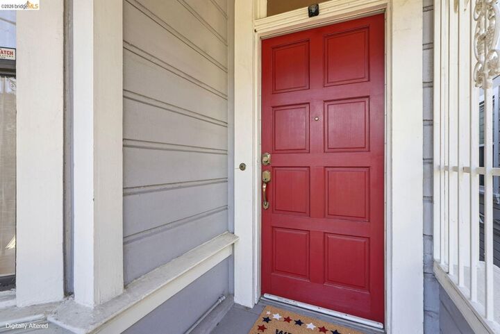 Property Photo:  560 45th St  CA 94609 
