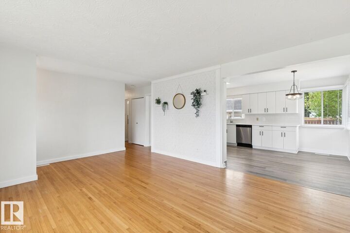 Property Photo:  5203 103 Avenue NW  AB T6A 0T1 