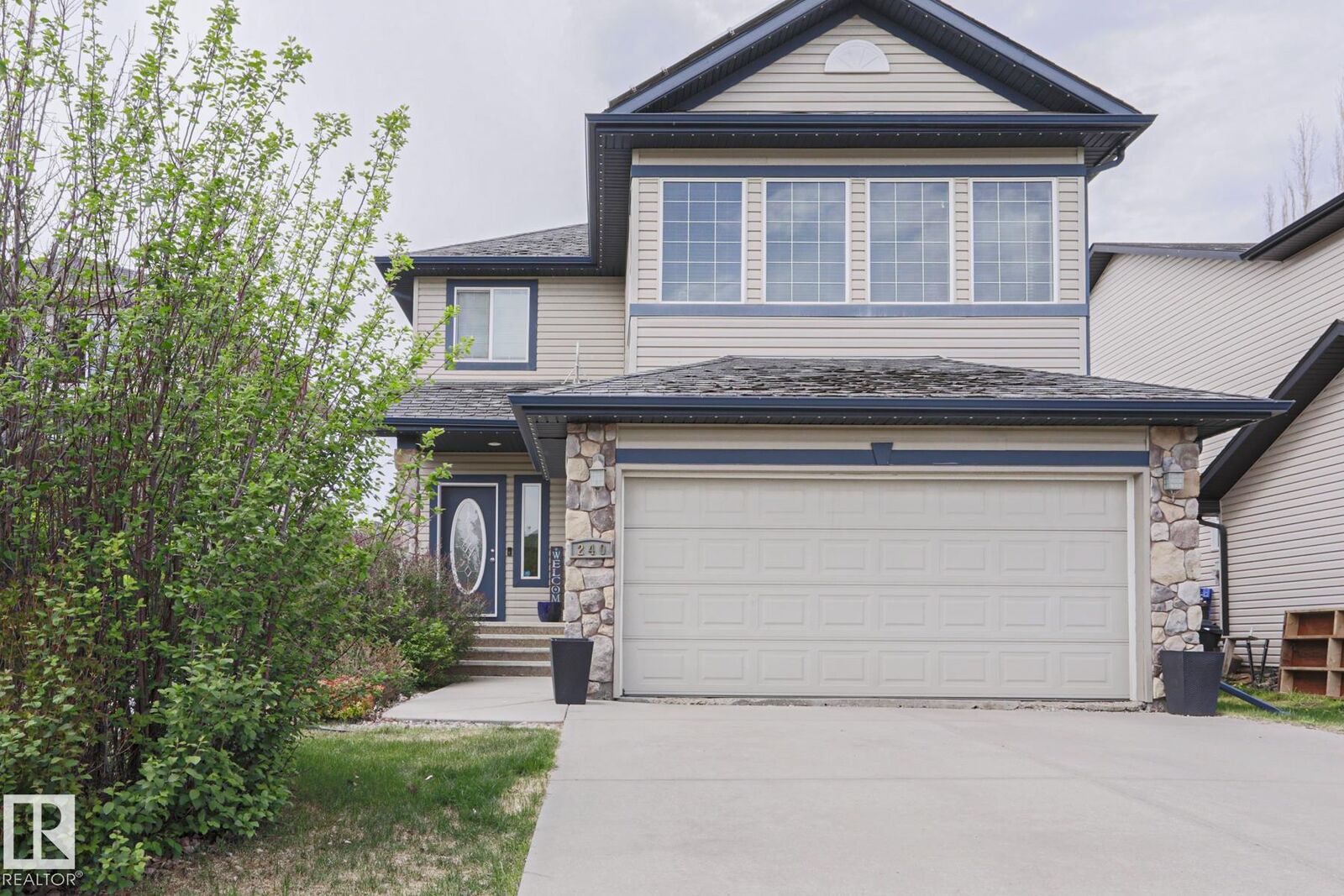 Property Photo: 240 Henderson Link AB T7X 0L5