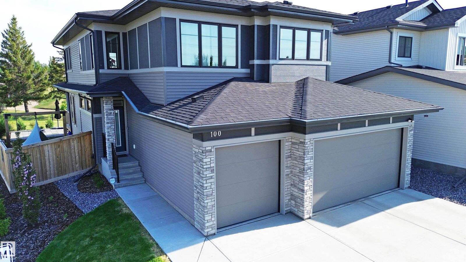 Property Photo:  100 Graybriar Drive  AB T7Z 0M7 