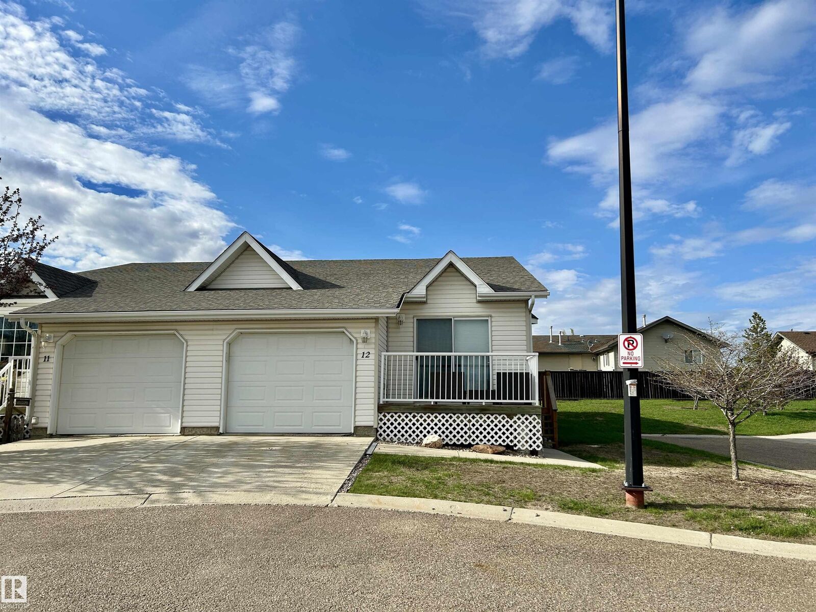 Property Photo: 5104 18 Street 12 AB T9V 0A8