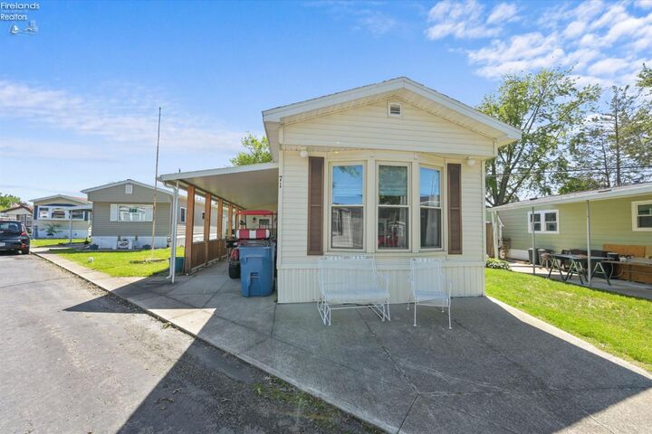 Property Photo:  8175 North Shore Boulevard 71  OH 43440 