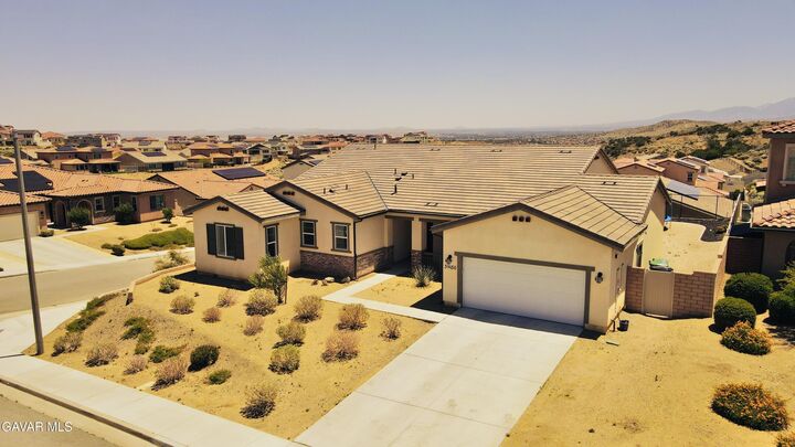 Property Photo:  39186 Pinto Court  CA 93551 
