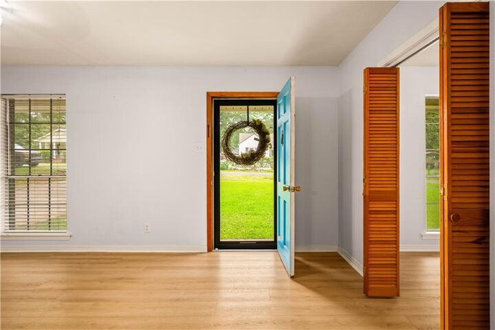 Property Photo:  1271 N Second Street  LA 71342 