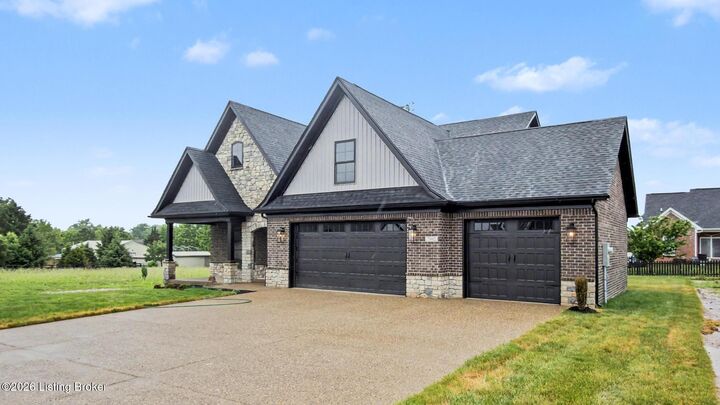 Property Photo:  7902 Wagon Trail Ct  KY 40291 