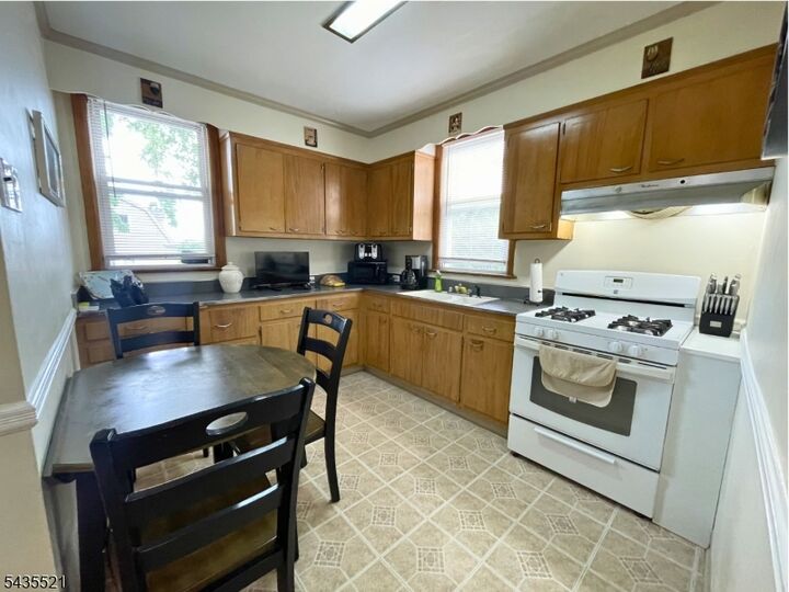 Property Photo:  136 N Spring St 2  NJ 07003 