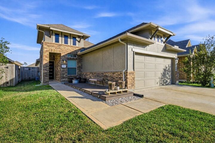 Property Photo: 2930 Yaupon Grove Lane TX 77385