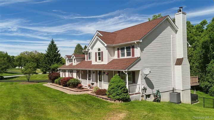 Property Photo:  19 Aimee Court  NY 10990 