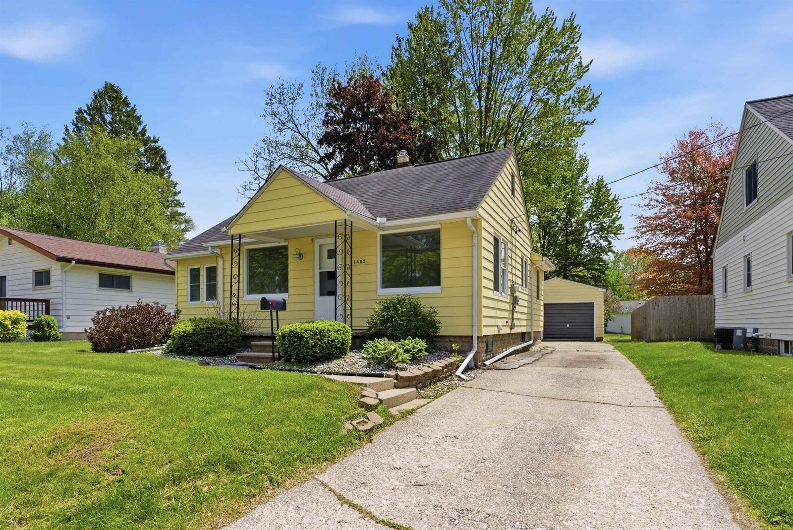 Property Photo:  1402 Wyllys  MI 48642 